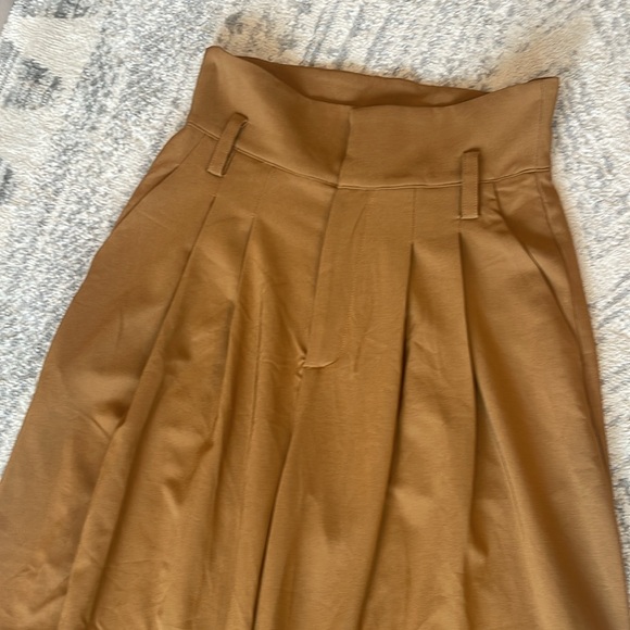 Women’s tan wide leg medium size 6 work office pants - Picture 2 of 7